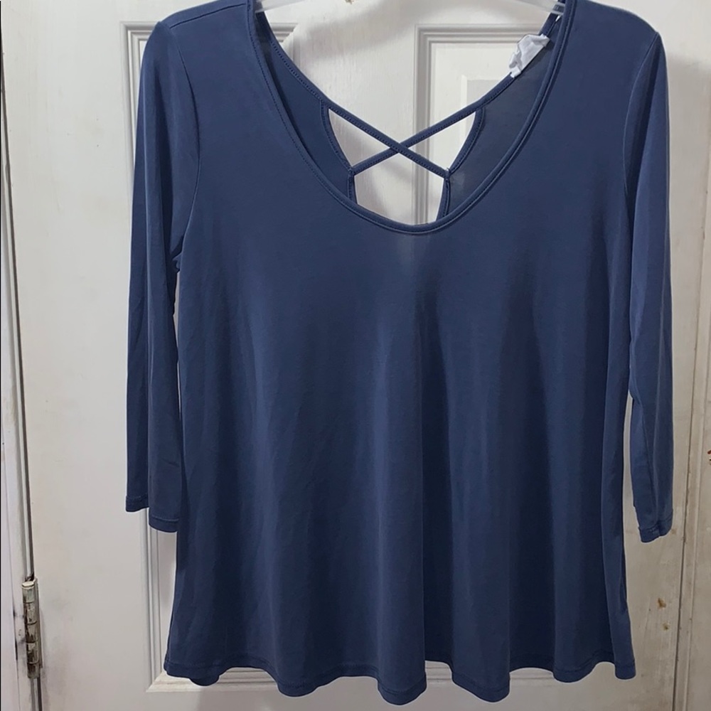 Loose shirt